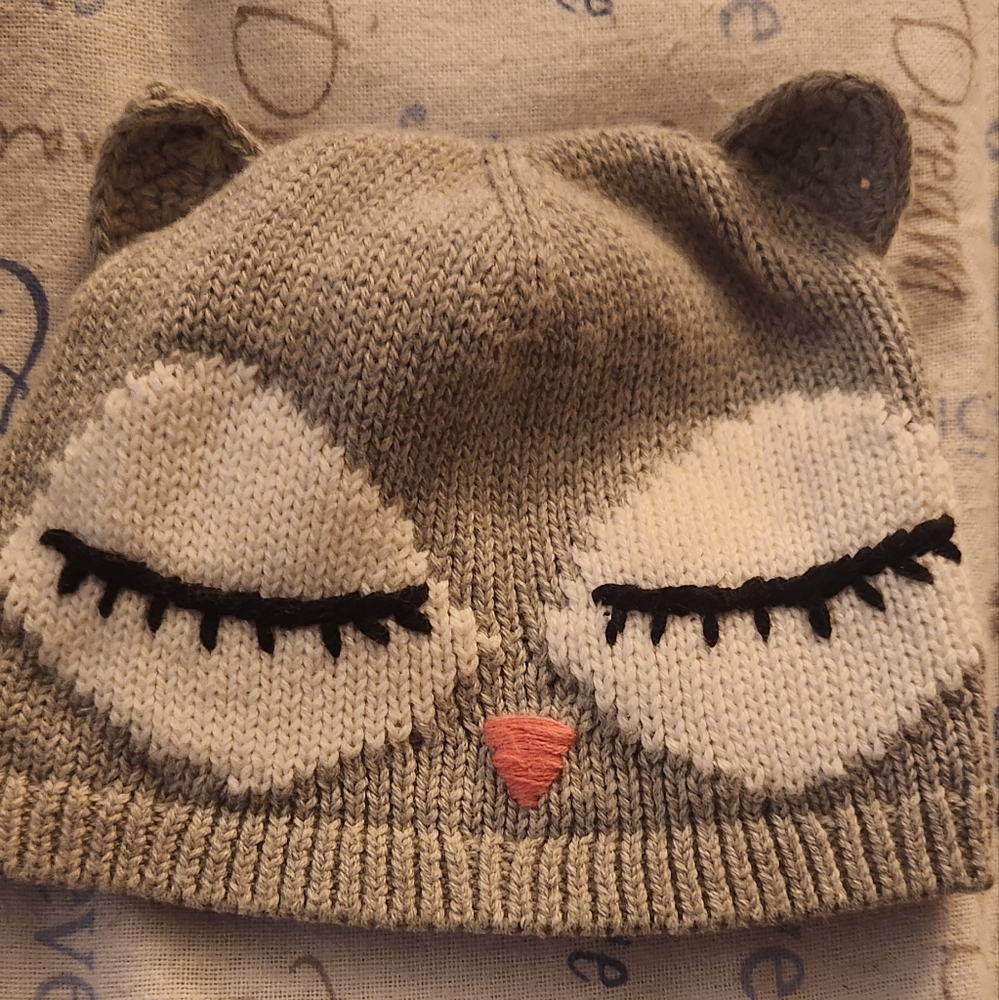 Baby gap owl hat